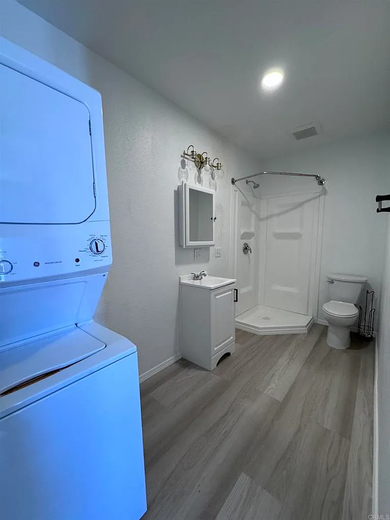 Studio, 260 sqft, $850 — Photo 3