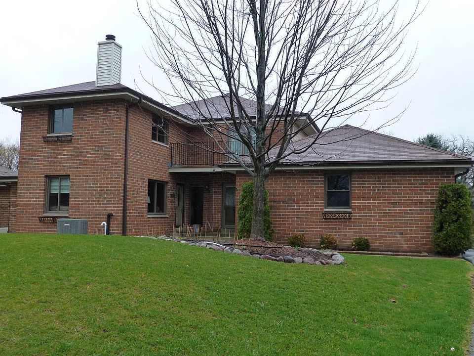 1st image of 8168 S Forest Hills Cir
