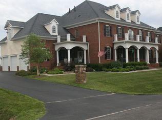 16302 Hunter Pl, Leesburg, VA 20176