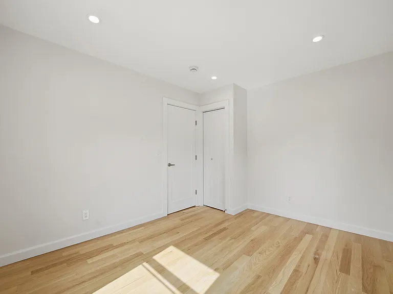 68 Gregory Blvd #2 — Photo 9
