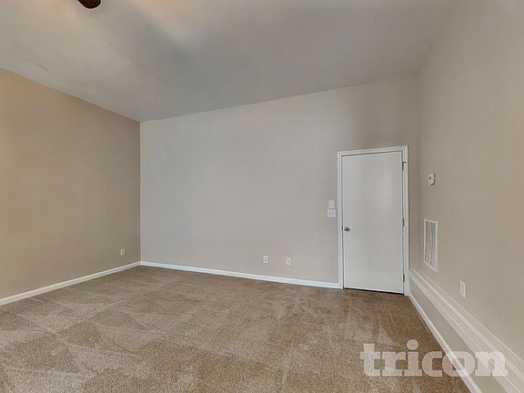 3rd image of 7587 Poplar Falls St