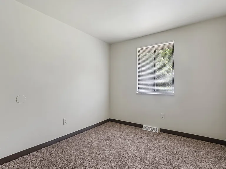 Valley Park Townhomes — Photo 22