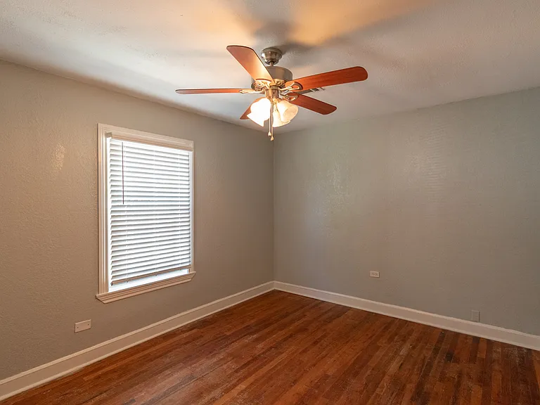 2606 Pine Ave — Photo 21