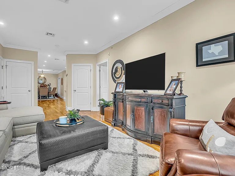 564 Sairs Ave #7 — Photo 16