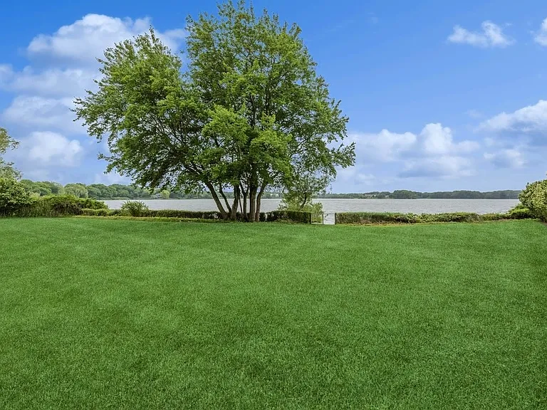 70 Mill Pond Ln — Photo 29