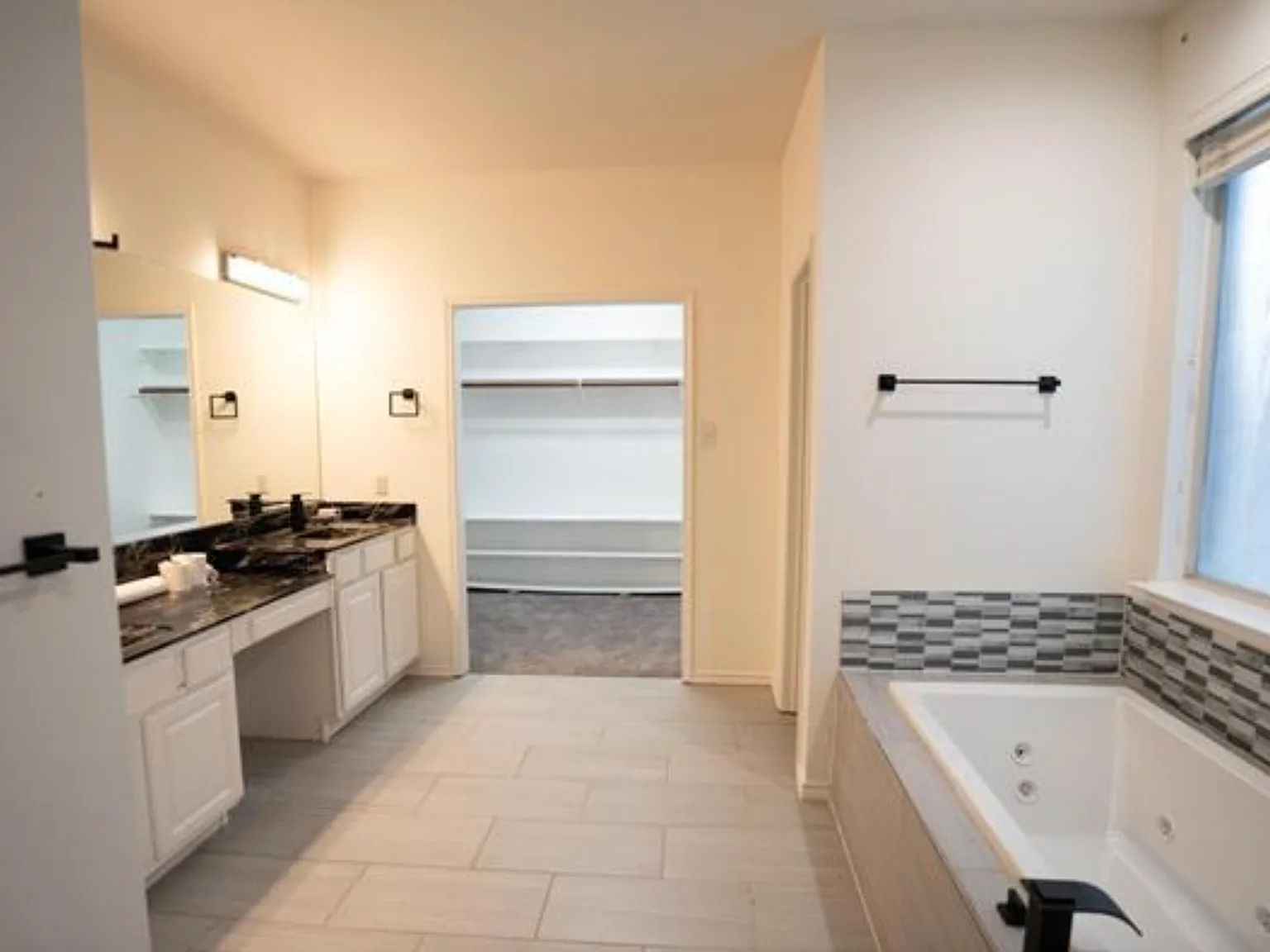 4 bed, 3522 sqft, $2,500 — Photo 3