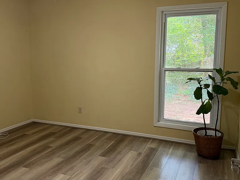 1103 Broadford Dr — Photo 16