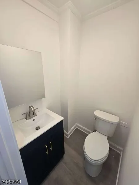 3 bed, 1.0 bath, $2,400 — Photo 3