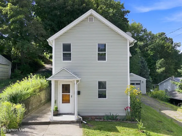 134 William St, Dunmore, PA 18510