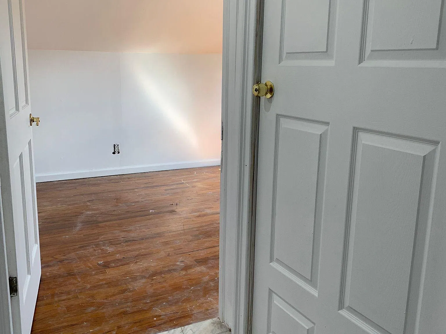 2 bed, 1000 sqft, $1,600 — Photo 1