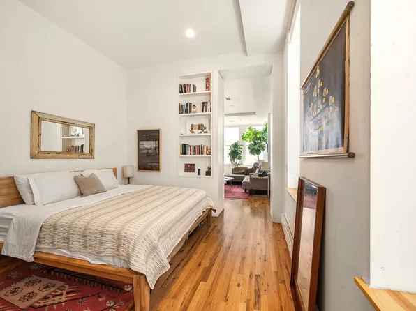 175 East Broadway image 6 of 12