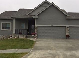 17808 Camden Ave, Omaha, NE 68116