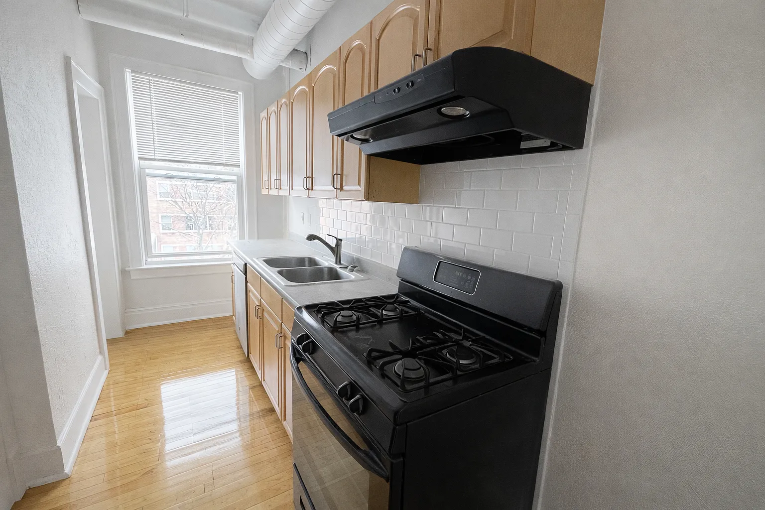 Brownstone — Photo 2