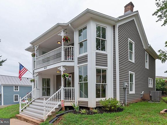 Double porches with Tongue & Groove Fir Wood
