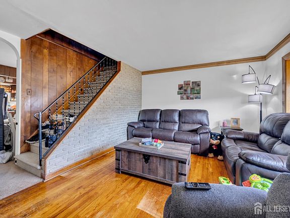3rd image of 85 Coolidge Ave