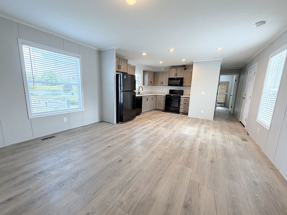 1st image of 101 Bobolink St