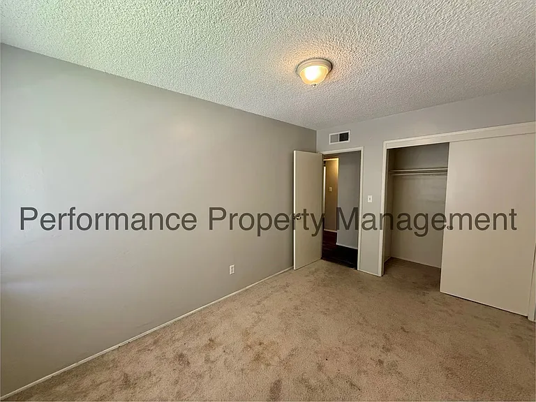 5101 Hunter Ave #7 — Photo 12
