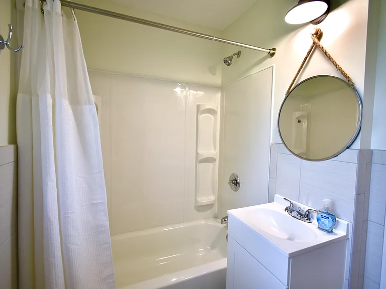 Dolphin Ave — Photo 2