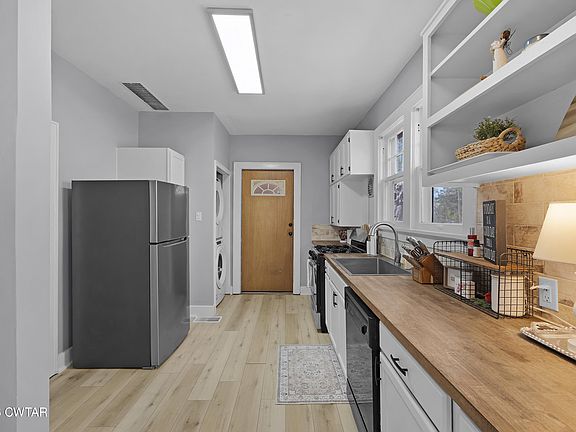 5th image of 1233 Park Ave