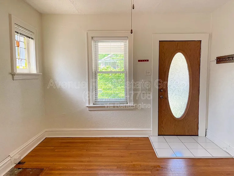 9006 Madge Ave — Photo 2