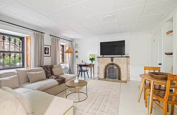 Rented by Corcoran | media 21