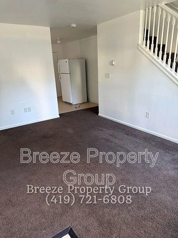 3 bed, 2.0 bath, 1079 sqft, $975 — Photo 3