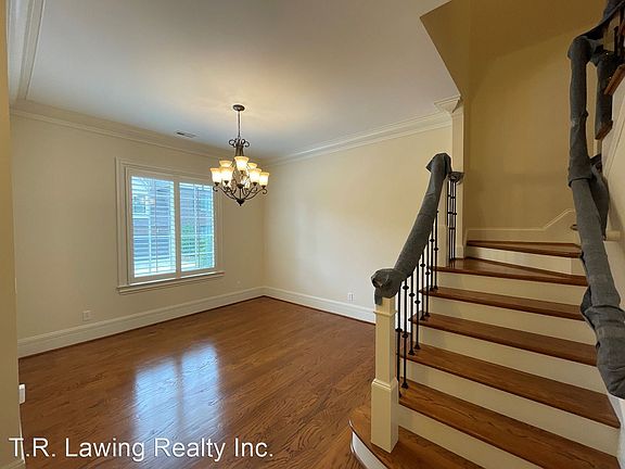 3rd image of 6227 Fletcher Cres