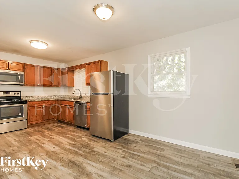 6818 Tralee Dr — Photo 4