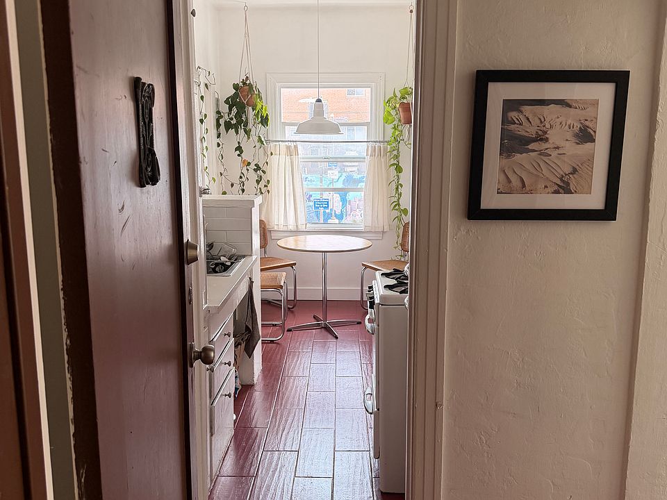 1st image of 1141 Echo Park Ave #201
