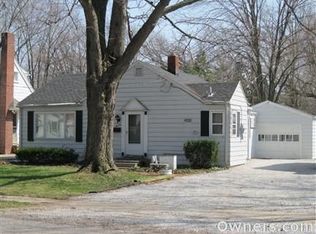 210 W 8th St, Perrysburg, OH