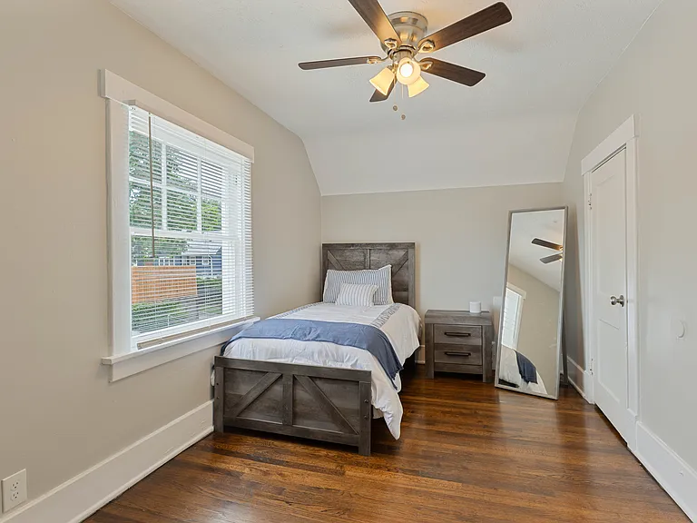 4335 Leavenworth St — Photo 9