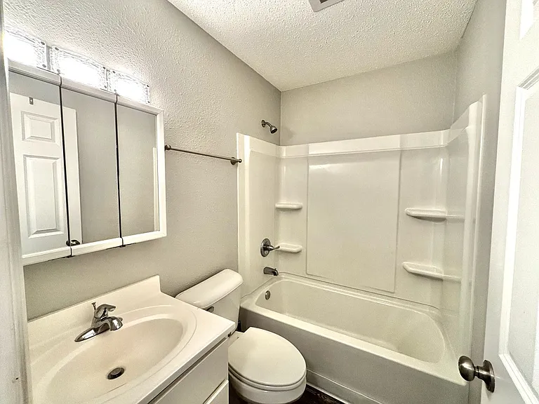 Breckenridge Davenport Apartments — Photo 59