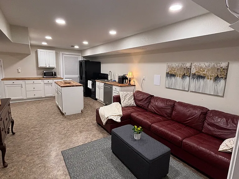 886 W Hunt Rd — Photo 10