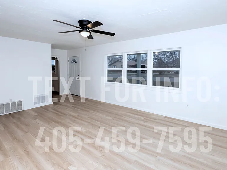 1941 W Spruce Ave — Photo 6