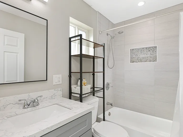 1472 Cerritos Ave #A — Photo 11