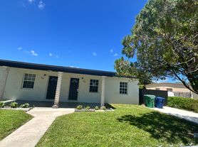 1821 NW 74th St, Miami, FL