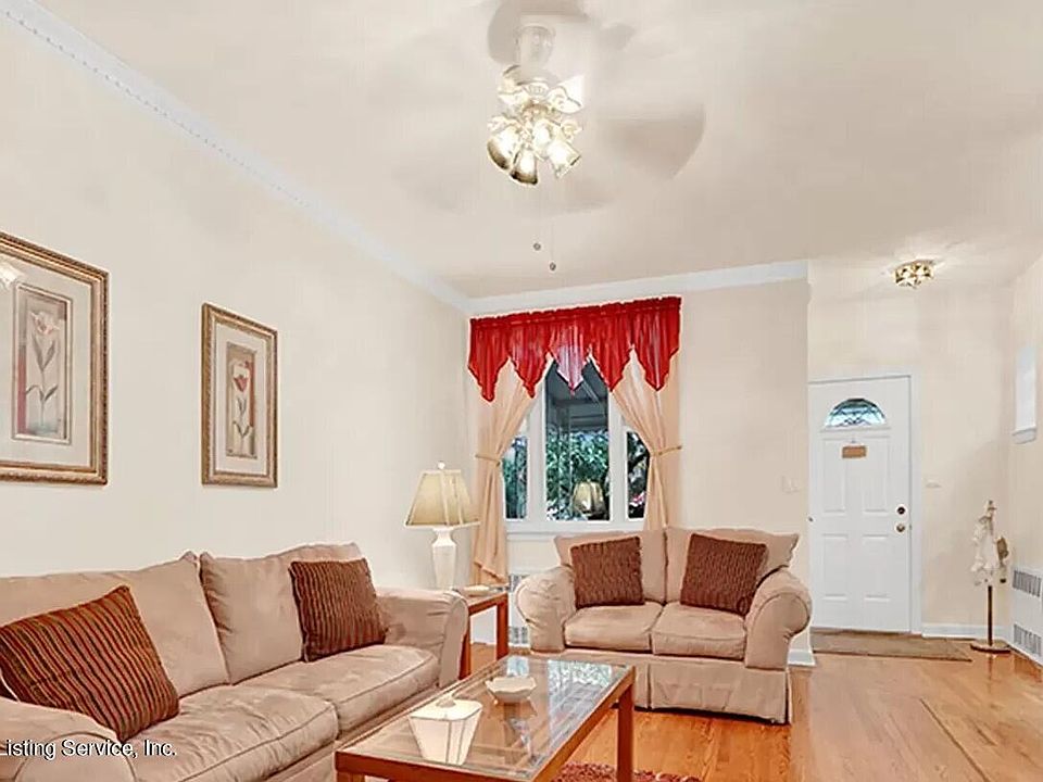 2nd image of 3812 Quentin Rd