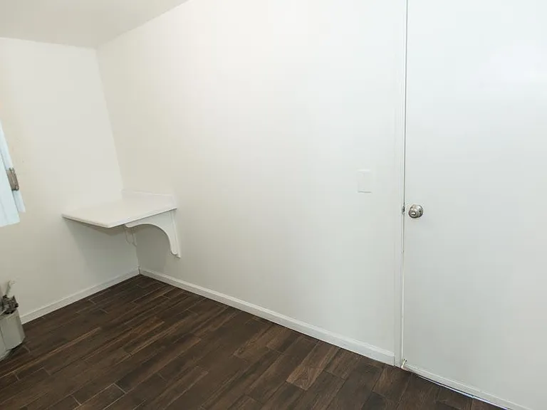 Folding table