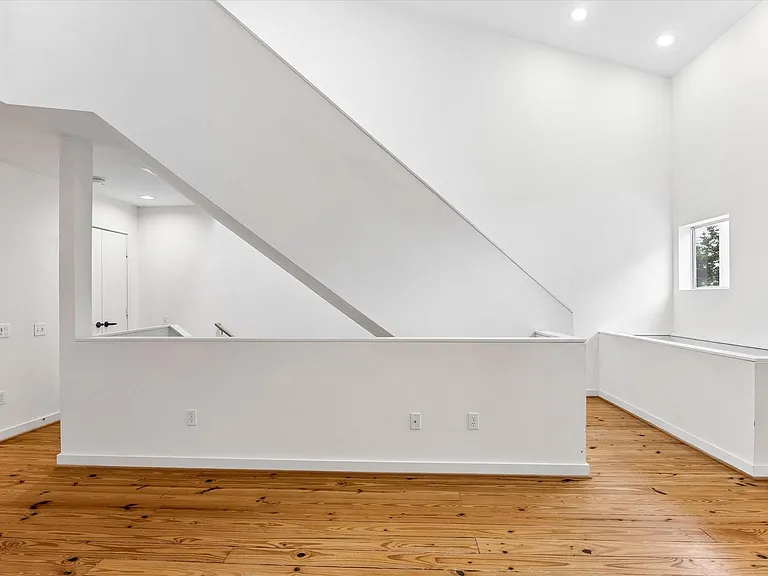 6130 Grand Blvd — Photo 18
