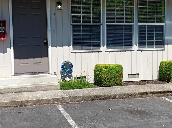 20427 28th Ave W APT 2, Lynnwood, WA 98036