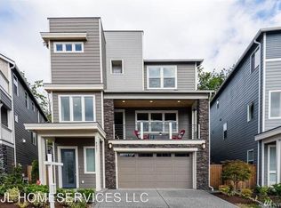 8227 NE 196th St, Kenmore, WA 98028