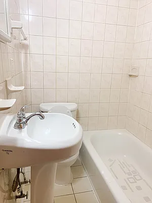 Rented by Ulas Real Estates Inc | media 7