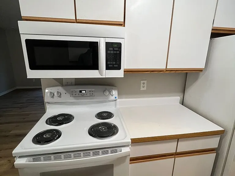 726 W Jefferson St — Photo 21