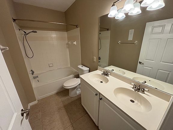 3rd image of 10000 N Gate Pkwy #1315