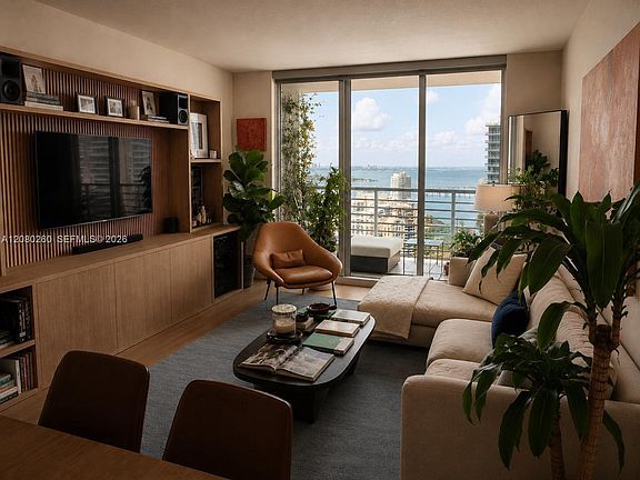 5th image of 335 Biscayne Blvd #3901