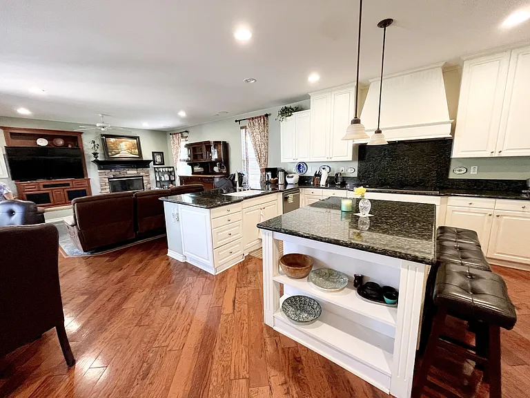 12470 Sundance Ave — Photo 8