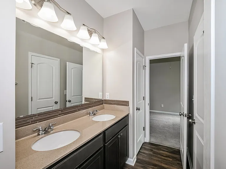 1326 Aurora Ct — Photo 16