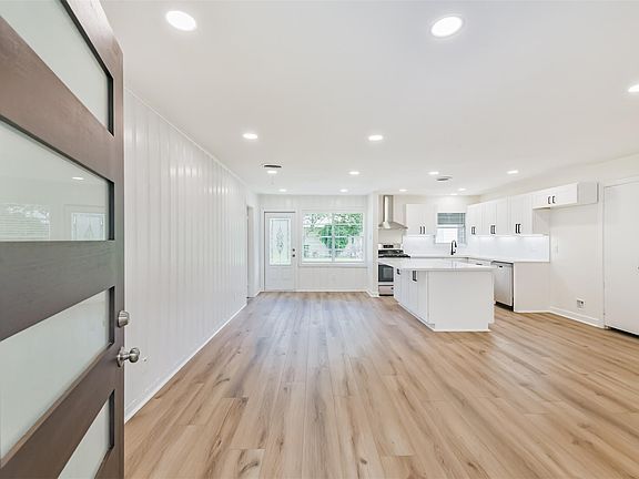 5th image of 4422 Libbey Ln
