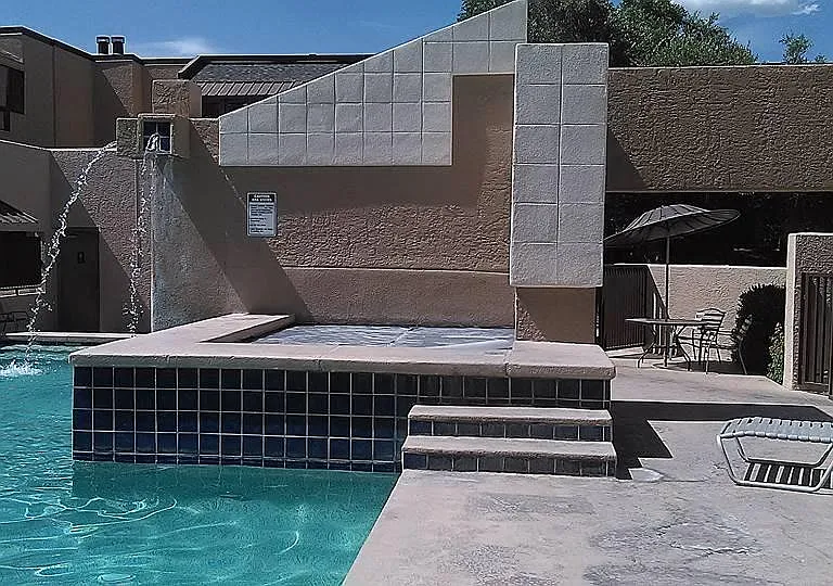 Pool and jacuzzi