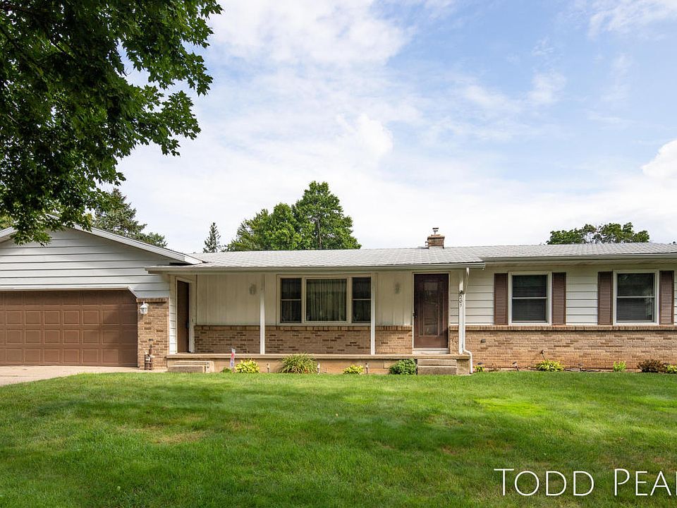 1st image of 2201 Cranbrook Dr NE